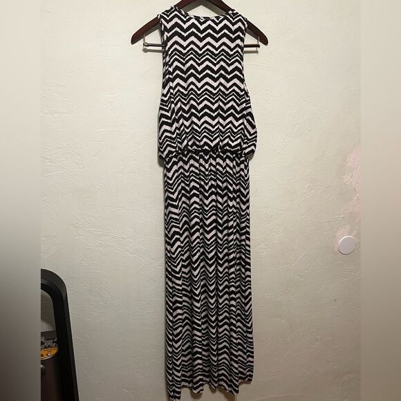 Magic Maxi Sleeveless Dress XL - Picture 2 of 6